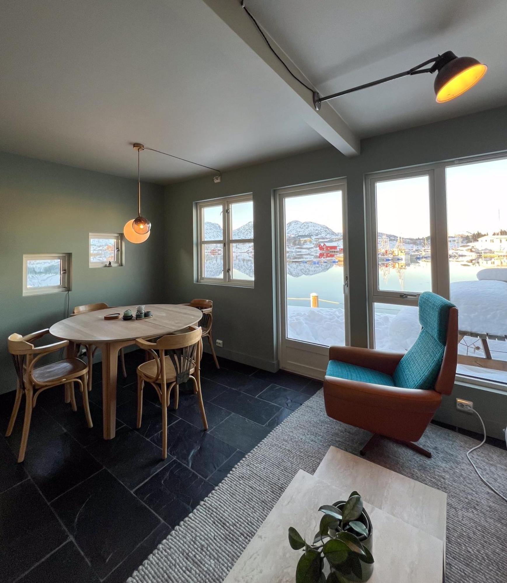 Charming Waterfront Cabin In Ballstad, Lofoten Exteriér fotografie